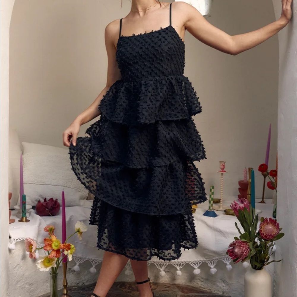 LULU’S Flirting with You Black Tiered Pom Pom Midi Dress M NWT